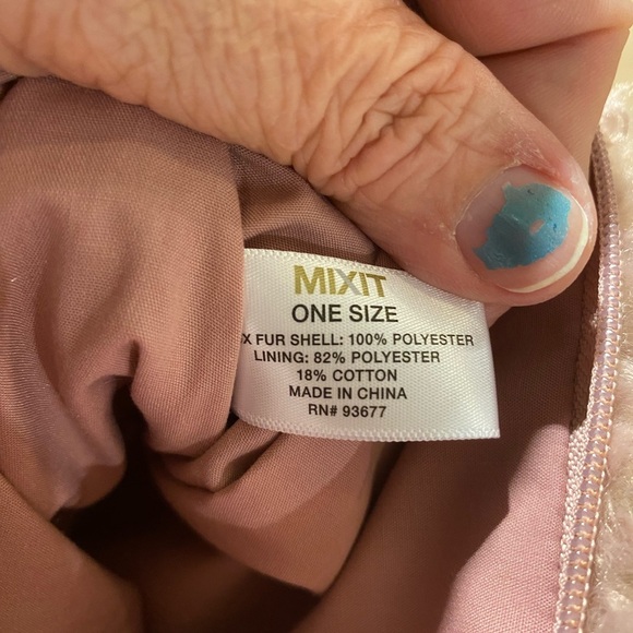 Mix It French Fawn Faux Fur Make Up Bag (IY) - Picture 7 of 11